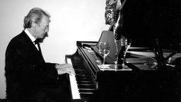 Clint Eastwood am Klavier