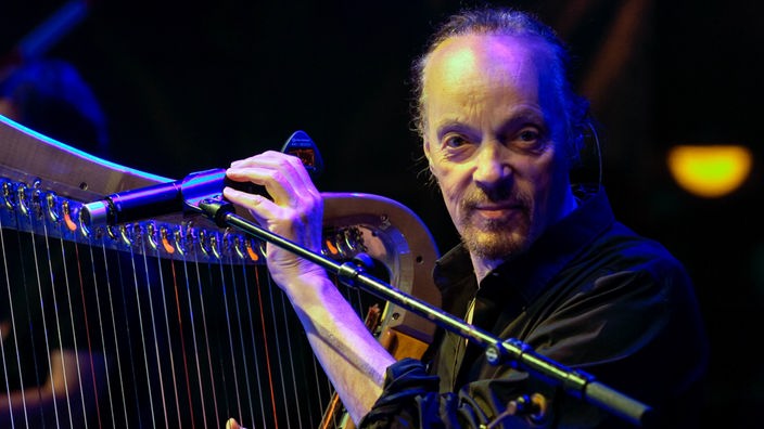 Der französische Harfenist und Sänger Alan Stivell beim 39. Saarbrücker Altstadtfest, am 29.06.2013.