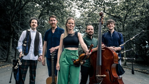 Die schottische Folkband Breabach.