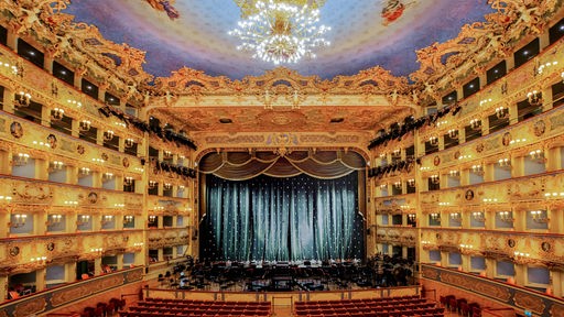 Teatro La Fenice, Blick auf die Bühne vom Publikum