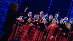 Der Chor Vox Bona bei der Wiener Festwocheneröffnung 2014.