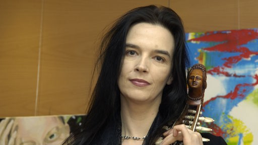 Die weltweit gefragte Virtuosin der Viola da Gamba, Hille Perl, aufgenommen am 14.03.2007 im KulturKaufhaus Dussmann in Berlin.