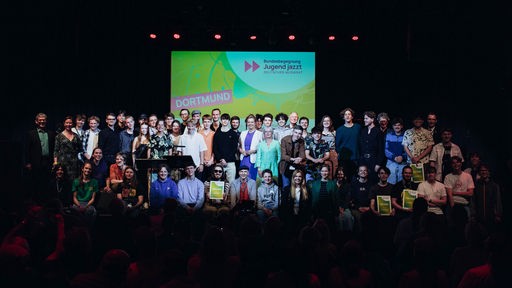 Gruppenfoto auf der Bühne beim Jugend Jazzt 2024