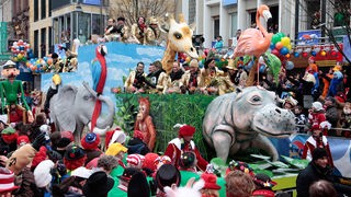 Ein Karnevalswagen zum Thema Zoo