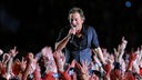 Sänger Bruce Springsteen 2009 bei seinem Auftritt in der Halbzeitpause des Super Bowls