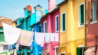 Bunte Häuser in Venedig (Italien)