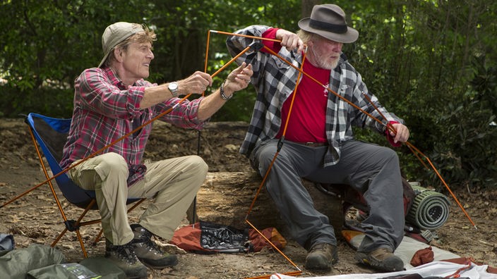Filmszene aus "Picknick mit Bären" mit Robert Redford und Nick Nolte (2015)