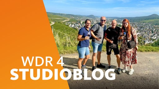 WDR 4-Lokalzeitreporterin Friederike Müllender bei einer Führung auf dem Weinbaulehrpfad bei Ahrweiler