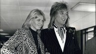  Britt Ekland und Rod Stewart (1976)