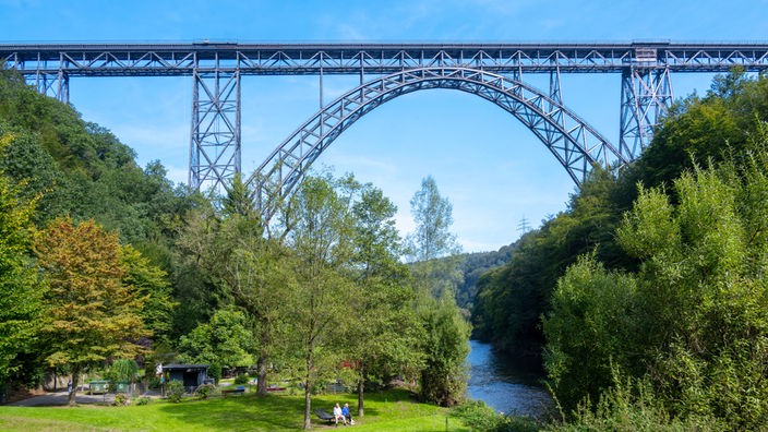 Die Müngstener Brücke zwischen Remscheid und Solingen