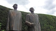 Statuen von Charles de Gaulle und Konrad Adenauer