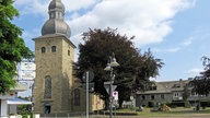 Die historischen Zwiebelturmkirche im Sprockhöveler Ortskern. 