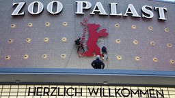 Aufbau für die Berlinale 2016 am Zoo Palast in Berlin
