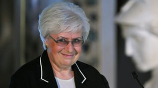 Sigrid Löffler bei der Verleihung der Goethe-Medaillen