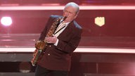 Max Greger - der deutsche Jazz-Musiker und Saxofonist bei der TV Show - Willkommen bei Carmen Nebel - aus Bremen am 25.02.2012.