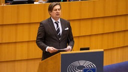 Maximilian Krah, AfD,  bei einer Plenarsitzung im Europäischen Parlament, Brüssel, 11.02.2021. 