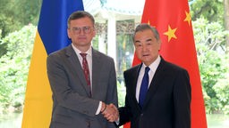 Außenminister Wang Yi führt Gespräche mit dem ukrainischen Außenminister Dmytro Kuleba, 24.07.2024.