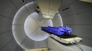 Ein Bestrahlungsraum in einer Protonenklinik in München