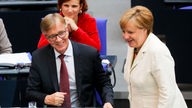 Angela Merkel und Dietmar Bartsch im Bundestag (2017)