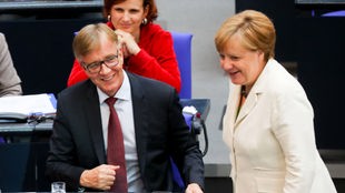 Angela Merkel und Dietmar Bartsch im Bundestag (2017)