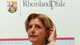 Malu Dreyer vor dem Schriftzug "Rheinland-Pfalz" (2020)