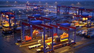 Symbolbild: Containerhafen in Rotterdam