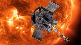 Computergrafik zeigt die "Parker Solar Probe" auf dem Weg zur Sonne. 