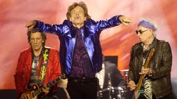 Ron Wood, Mick Jagger und Keith Richards während eines Konzerts im Rahmen der "Stones Sixty Europe 2022"-Tournee.
