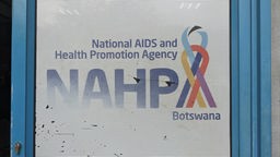 Schild: National AIDS and Health Promotion Agency Botswana