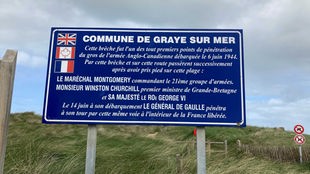 Informationstafel zum D-Day in der Normandie