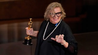 Szenenbildnerin Ernestine Hipper bekommt den Oscar für "Im Westen nichts Neues".