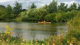 Ausflugstipps zu Flusslandschaften in NRW - auf der Lippe lässt sich auch im Boot die Natur genießen.