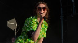 Sängerin Sophie Ellis-Bextor singt beim Cambridge Club Festival 2023 im Childerly Orchard, Cambridge, Großbritannien