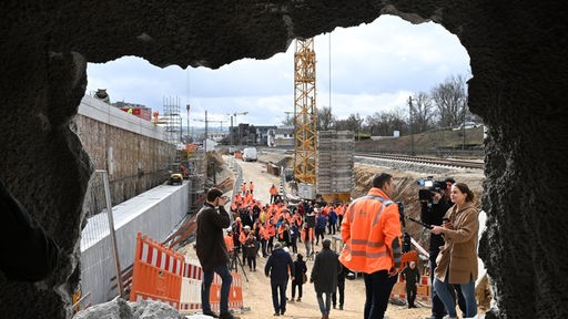 Tunneldurchschlag in der Großen Wendlinger Kurve