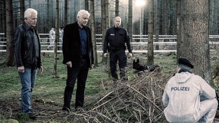 Szene aus den Tatort "Lass den Mond am Himmel stehn" im Wald