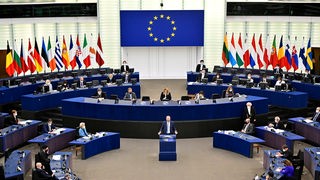 Manfred Weber bei einer Plenartagung zur Sicherheit in Europa und die militärische Bedrohung der Ukraine durch Russland im Plenarsaal des Europäischen Parlaments, 16.02.2022