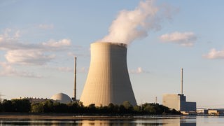 Government Considers Allowing Remaining Nuclear Power Plants To Operate Longer