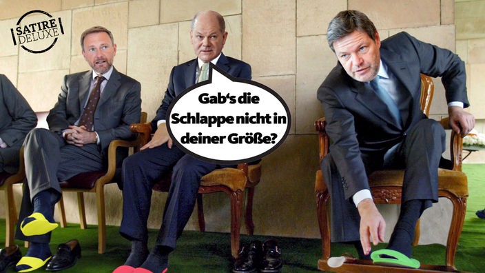 Satirische Fotomontage: Christian Lindner, Olaf Scholz und Robert Habeck tragen zu ihren Anzügen Badeschlappen in der Farbe ihrer jeweiligen Partei