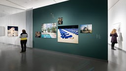 Blick in einen Ausstellungsraum von "Out of Sight" von Andreas Gefeller im NRW-Forum 