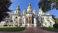 Blick auf die Sophienkathedrale, die Teil des nationalen Schutzgebiets "St. Sophia of Kyiv" ist. Die UN-Kulturorganisation Unesco hat 20 Kulturgüter in der Ukraine angesichts des russischen Angriffskriegs unter verstärkten vorläufigen Schutz gestellt. 