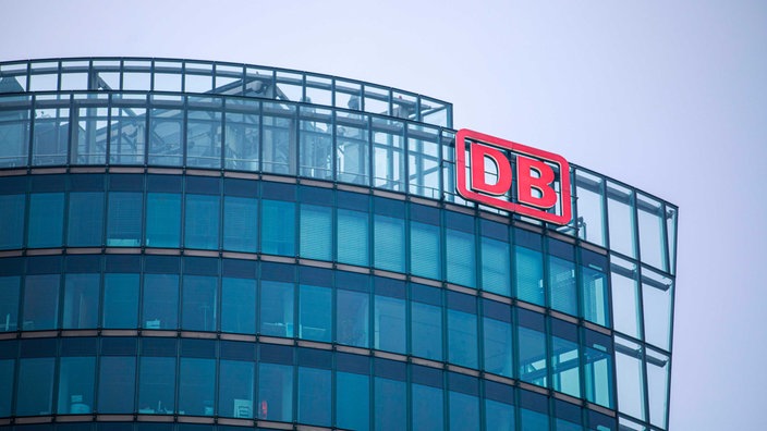 Die Deutsche Bahn AG Zentrale am Potsdamer Platz in Berlin.