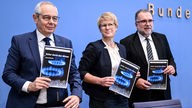 Die Expertenkommission zur Gaspreisbremse (Michael Vassiliadis, Veronika Grimm und Siegfried Russwurm)
