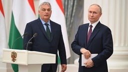 Ungarns Ministerpräsident Viktor Orban zusammen mit Wladimir Putin im Kreml in Moskau