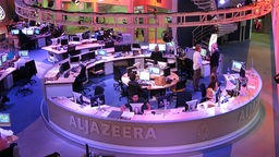 Blick in einen Newsroom von Al Jazeera.