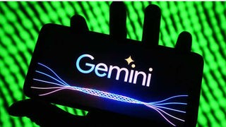 Auf dieser Abbildung ist das Google Gemini AI-Logo auf einem Smartphone-Bildschirm zu sehen, 07.12.2023.