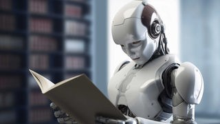 KI-Roboter, der ein mit generativer KI-Technologie erstelltes Buch liest, 20.11.2023. 