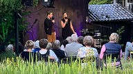 Eva Eiselt und Martin Zingsheim auf der Bühne des Kulturstalls in Bad Münstereifel