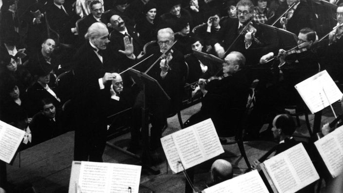 Arturo Toscanini dirigiert die Wiener Philharmoniker