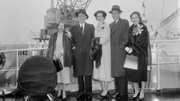 Malcolm McLean (2. von li.) und seine Familie