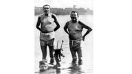 Badehosenfoto von Friedrich Ebert und Gustav Noske